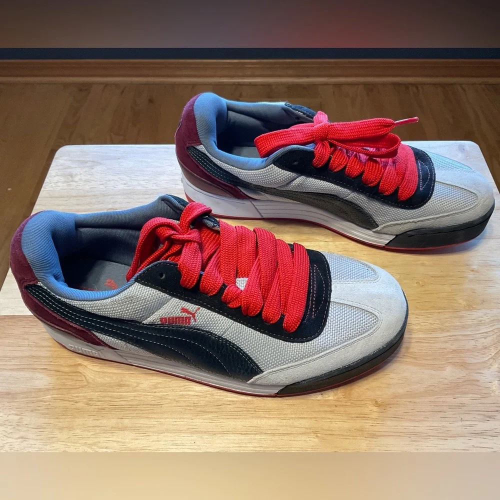 Puma Gray, Red and Black Athletic Shoes. Leather and Textile Upper.